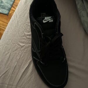 Nike Black Suede Sneakers Classic Low-Top Design